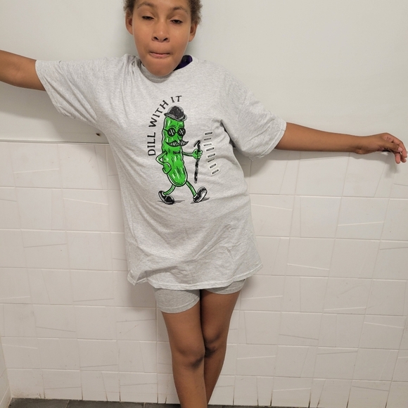 Dill With It Pickle T-Shirt Mens NEW NWT 🎉Host Pick 🎉 Various Sizes Available - Picture 9 of 9